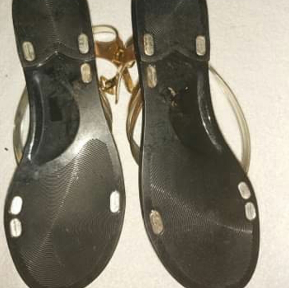 Gold strap sandals - Picture 3 of 7